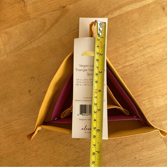 Elevation by Tina Wells Vegan leather triangle valet trays set of 3 - Picture 3 of 12